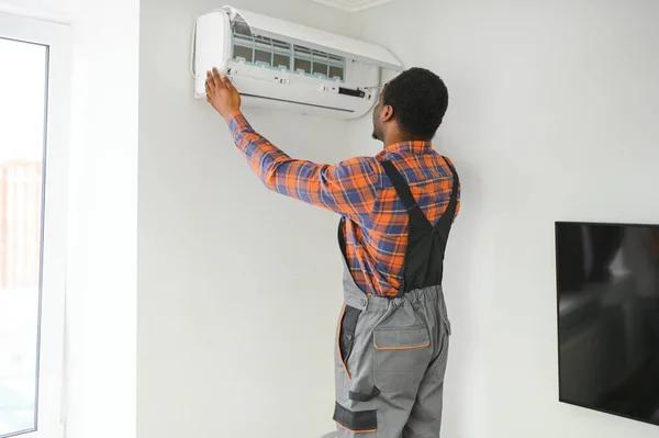 What Every Homeowner Should Know About Air Conditioner Repairs